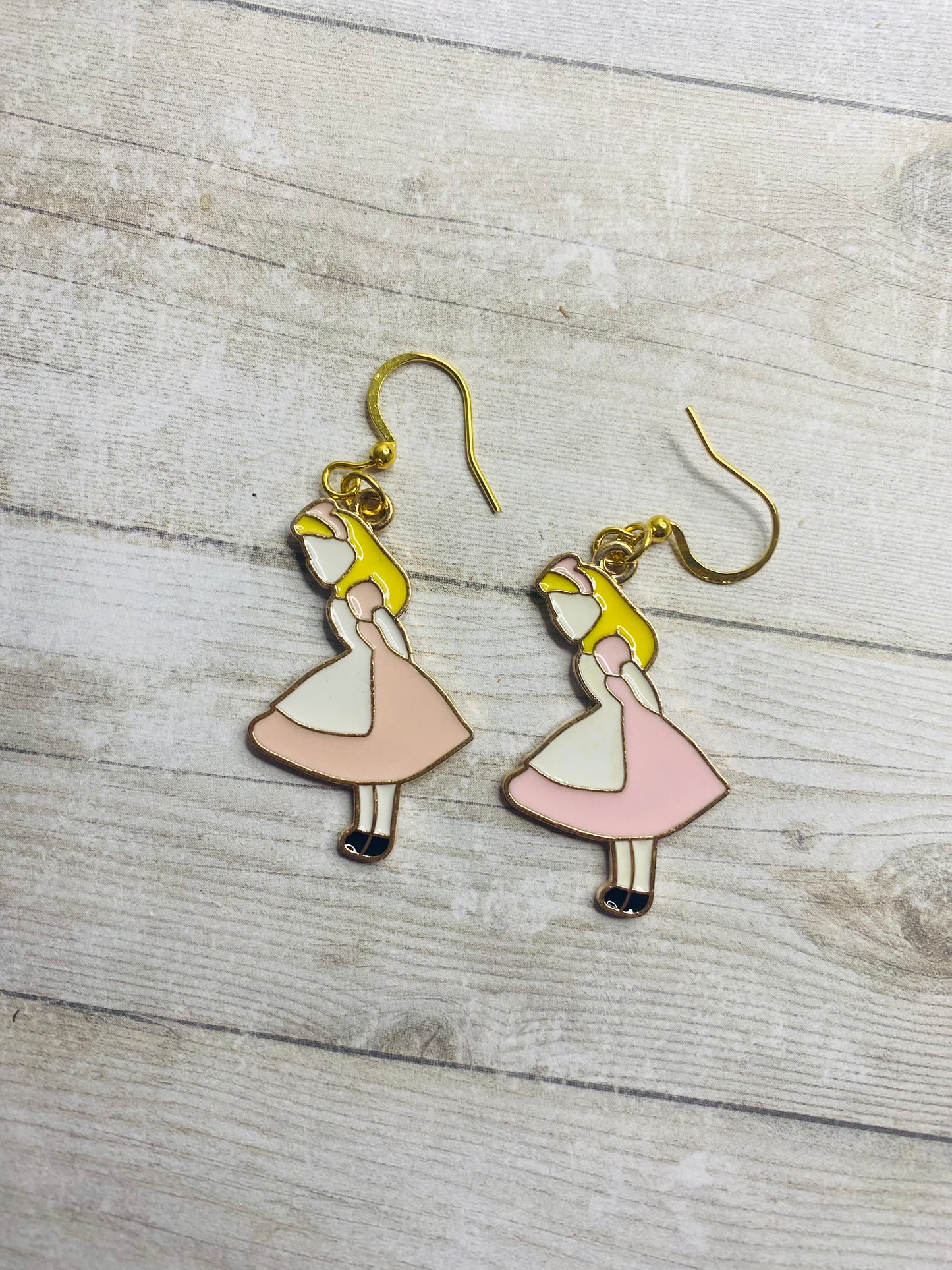 Trendy earrings Character earrings Alice earrings