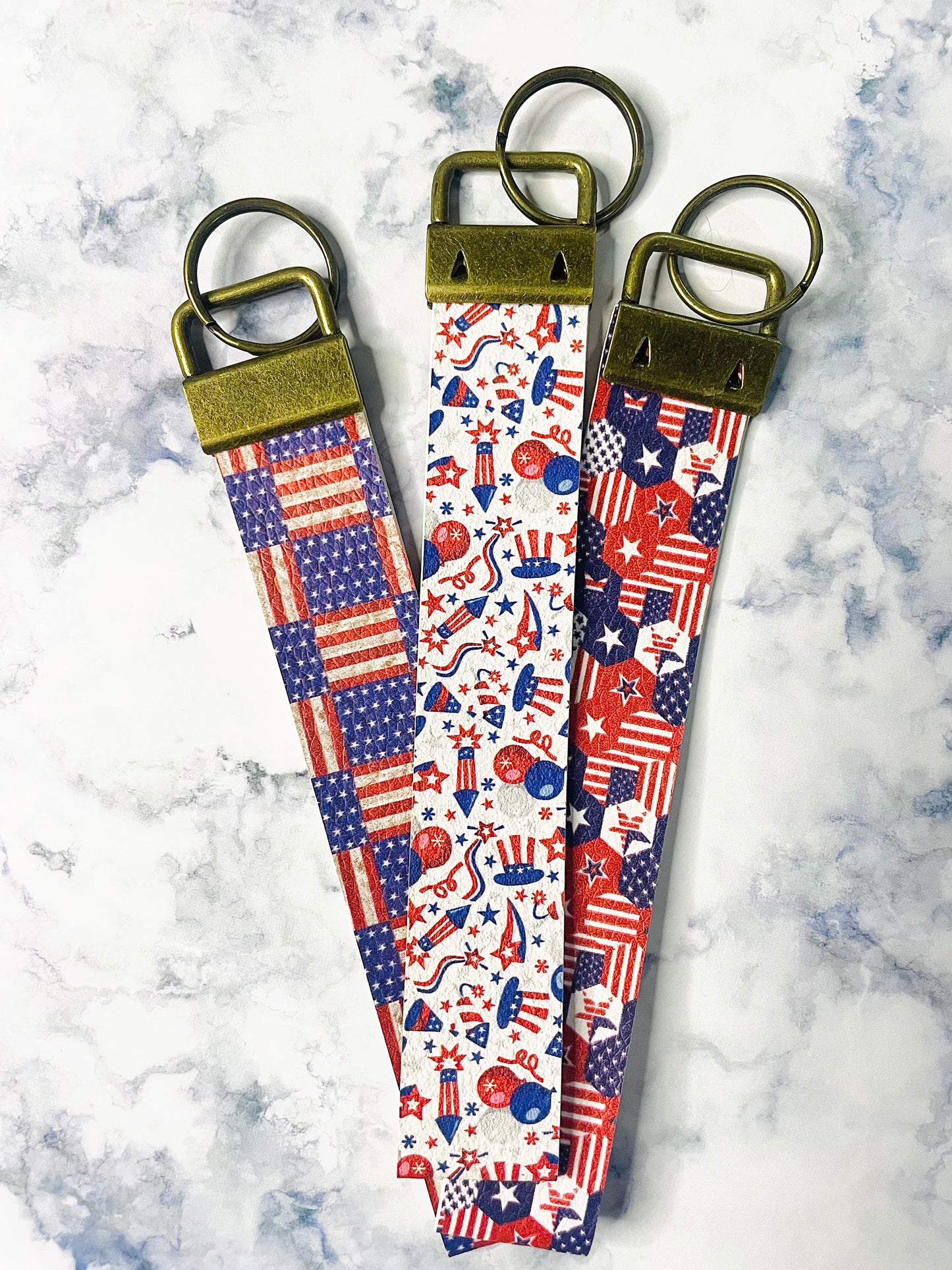 Wristlet keychains