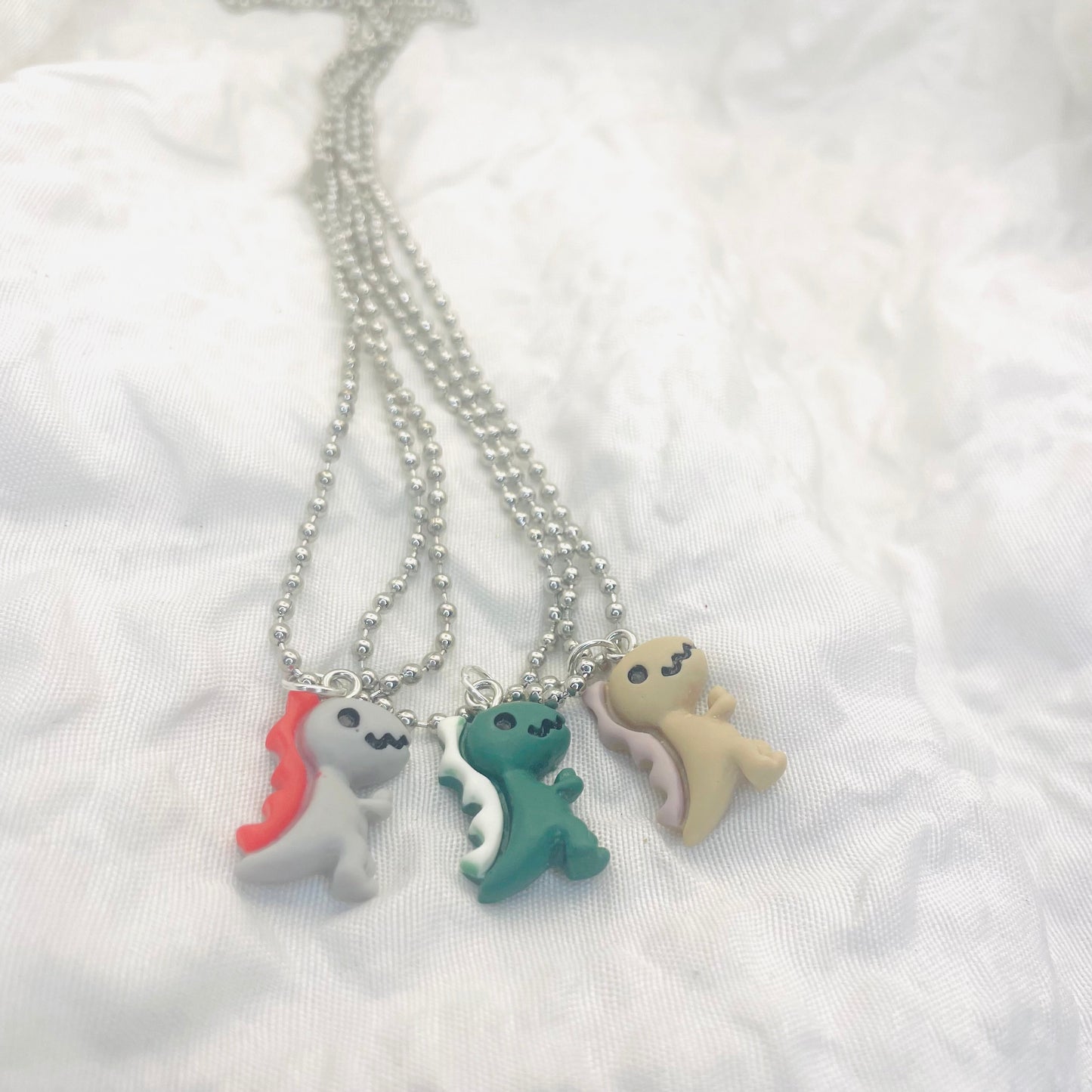 Dinosaur necklace, kids dinosaur necklace, party favor for kids