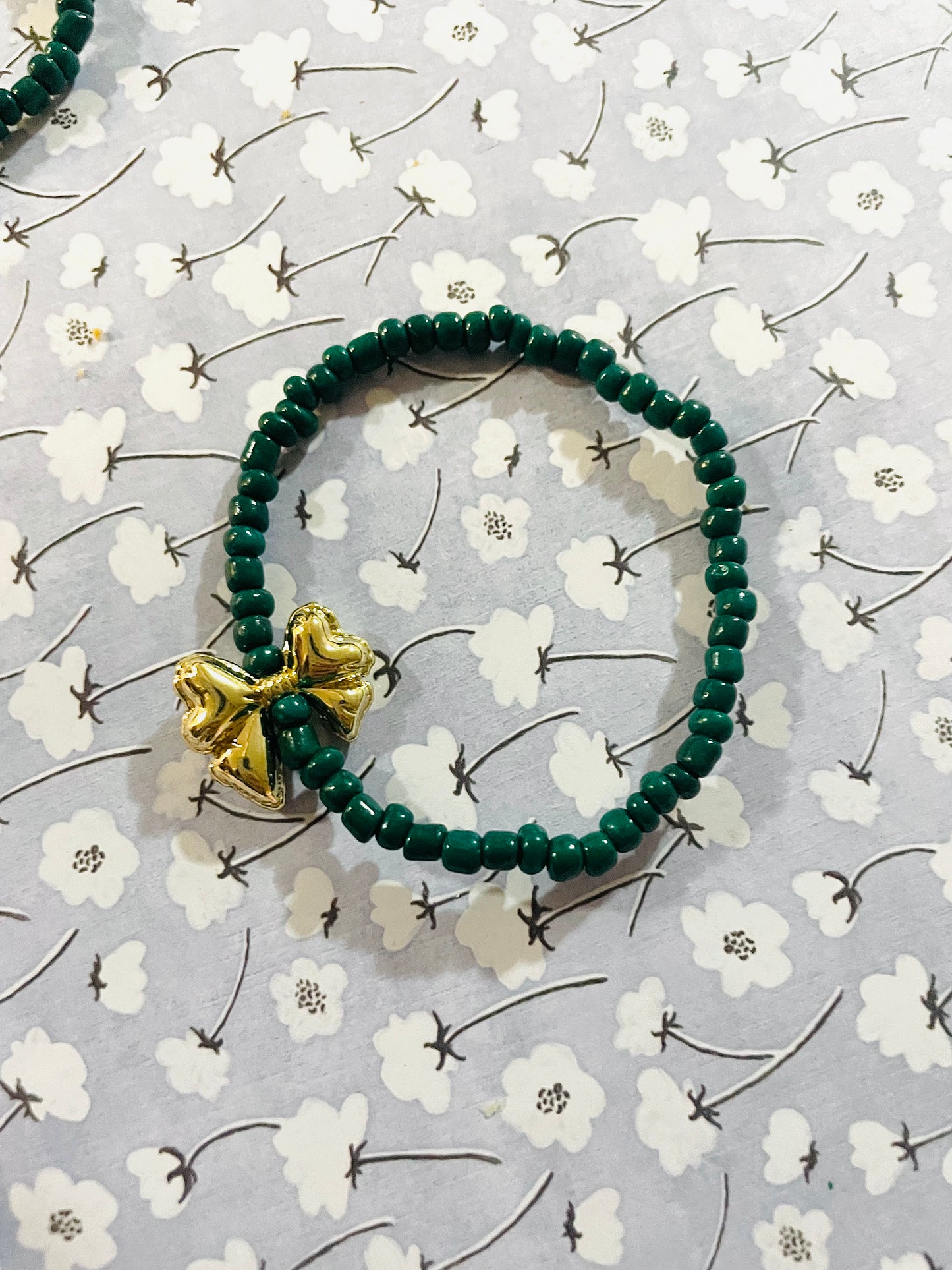 Beaded bow bracelet