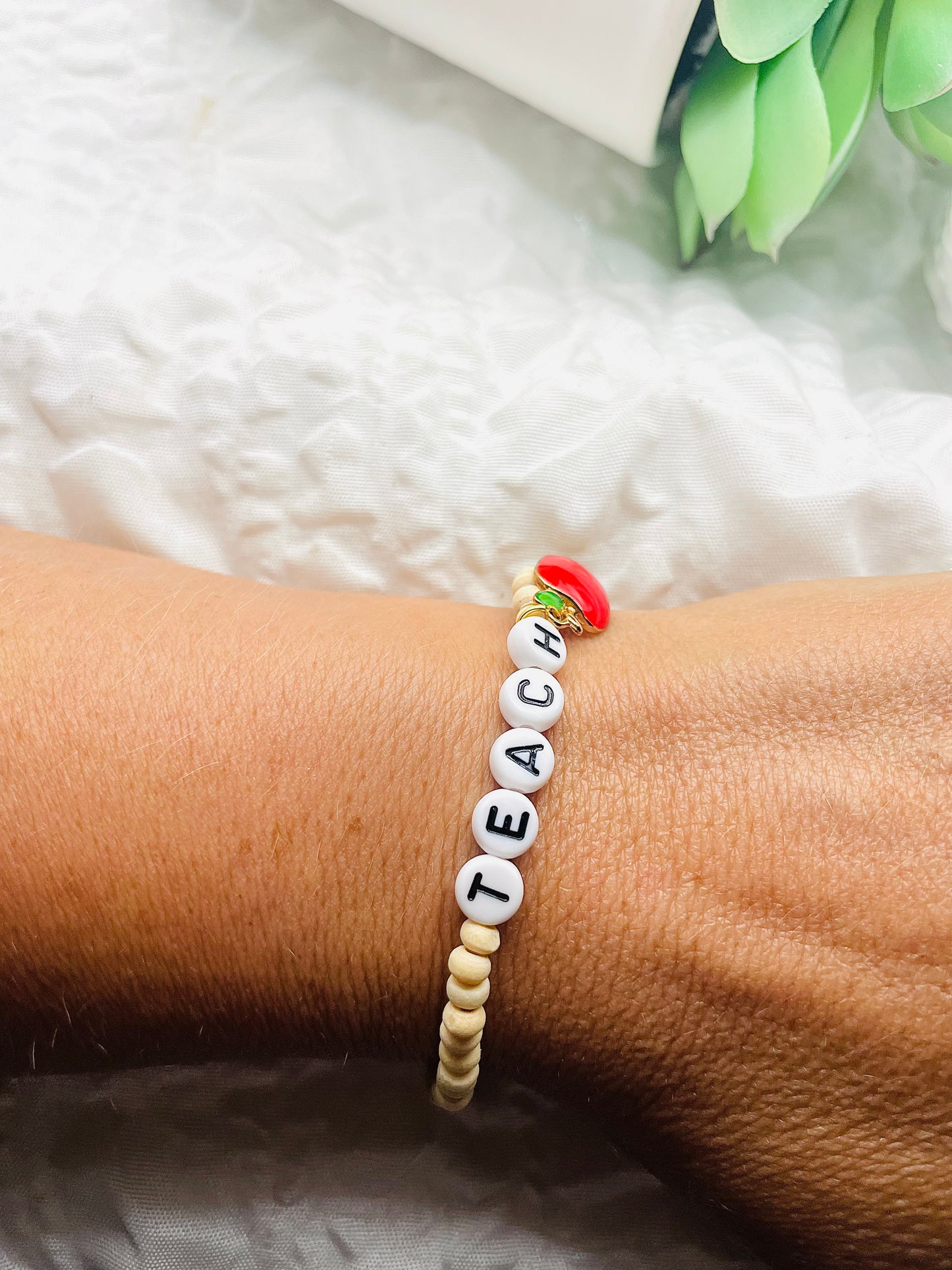 Teacher bracelet, teach apple bracelet, gift for teacher,