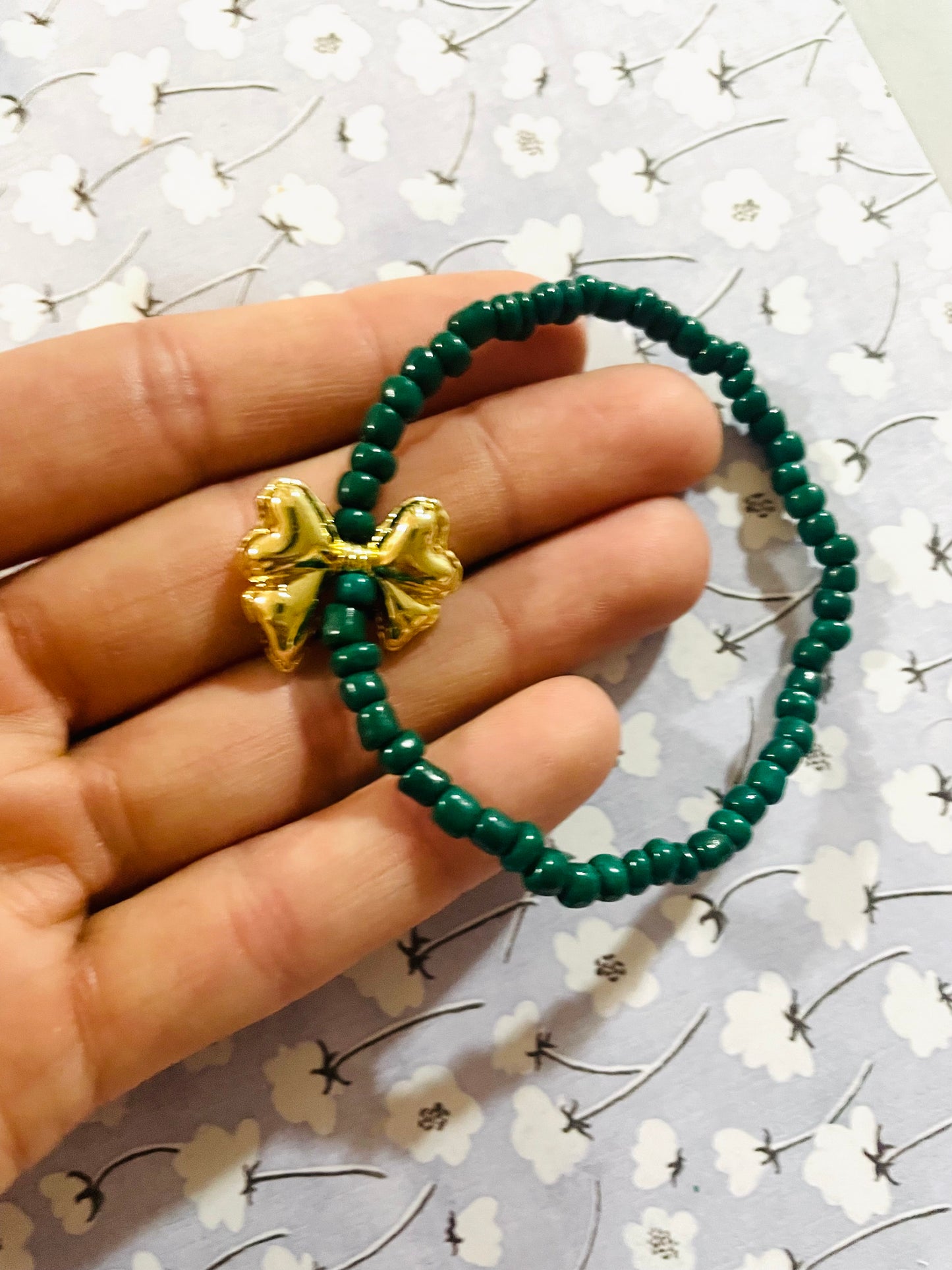 Beaded bow bracelet