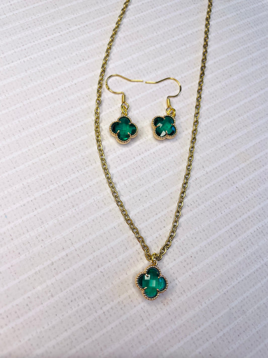Emerald green necklace and earring pendant set